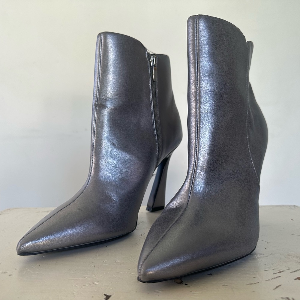 Nine West Torrie Metallic Gray Bootie Women's Size 10.5 M